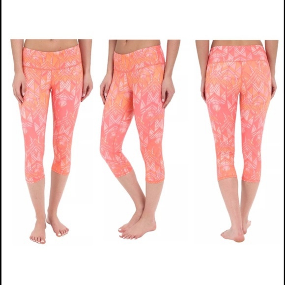 ALO Yoga Pants - Alo Guava Indio Yoga Leggings Capris